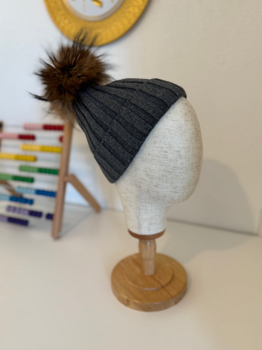 Bonnet enfant en Laine et cachemire avec pompon naturel