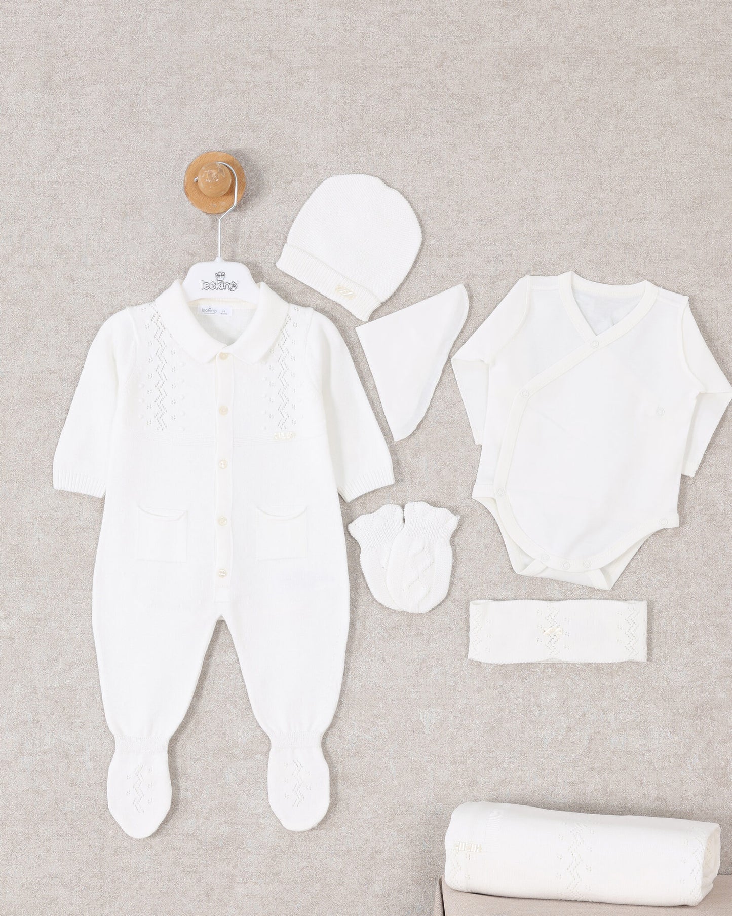 Ensemble bébé nouveau-né 7 pièces – Blanc
