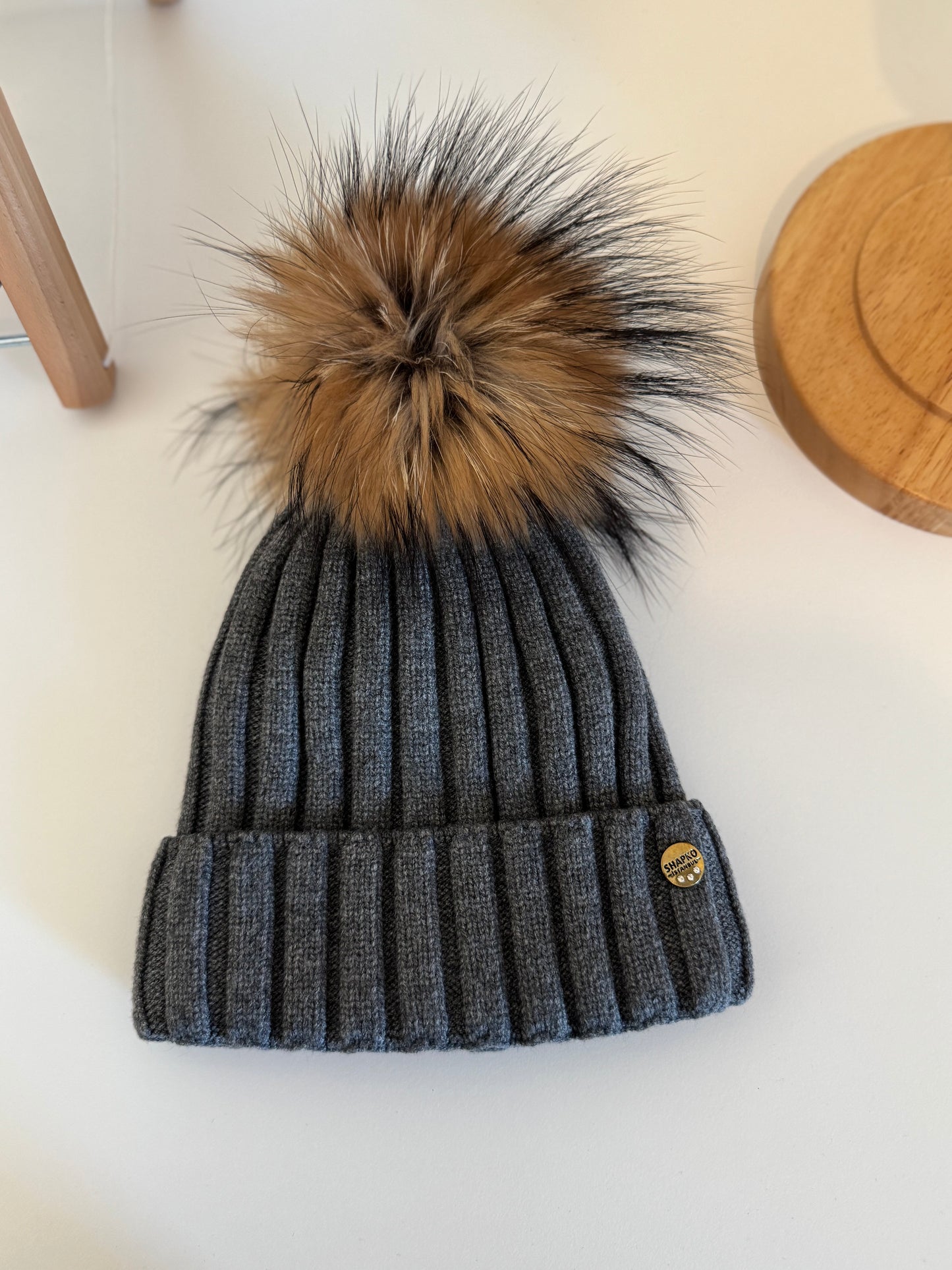 Bonnet enfant en Laine et cachemire avec pompon naturel